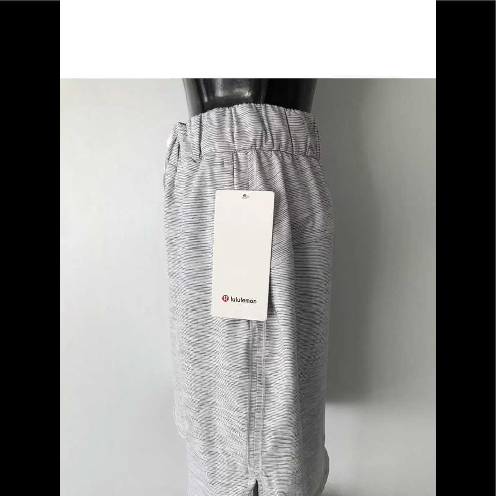 New Lululemon On The Fly Skirt - Picture 2 of 6